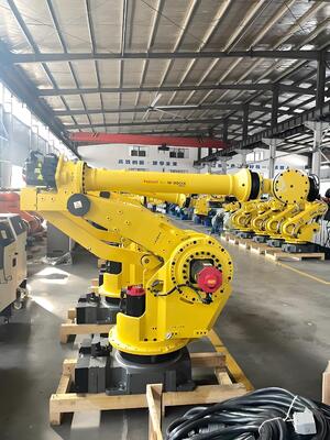 نظام القطع بالليزر الآلي FANUC مع مصدر ليزر ألياف IPG بقدرة 3000 وات - 6000 وات لقطع غيار السيارات ومكونات الفضاء الجوي