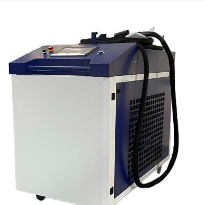آلة التنظيف بالليزر المستمرة CW المبردة بالهواء 2000W لإزالة الصدأ في المناطق الكبيرة